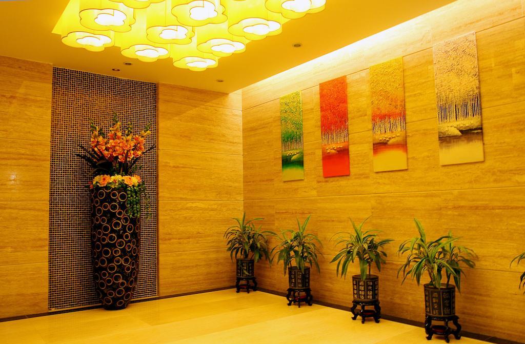 Shenzhen Luohu Railway Station Hotel - Commercial Building Экстерьер фото