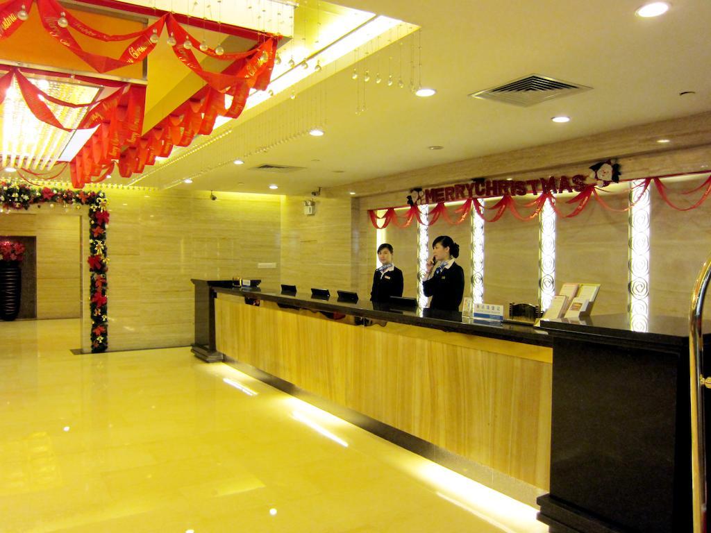 Shenzhen Luohu Railway Station Hotel - Commercial Building Экстерьер фото